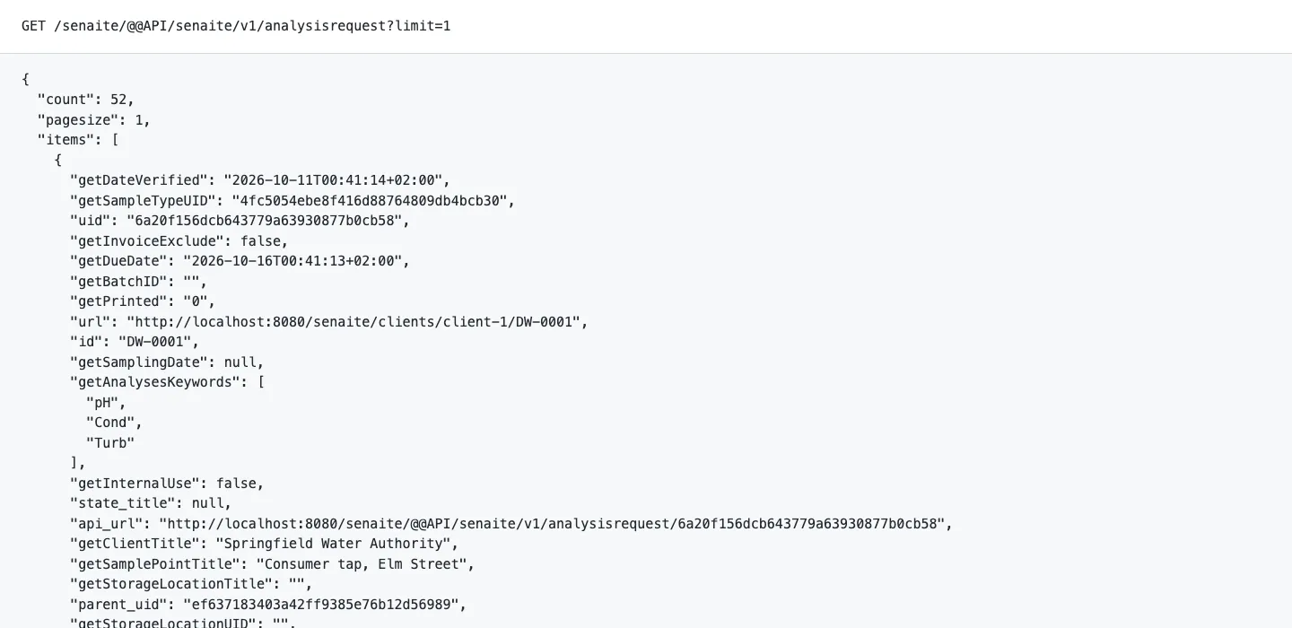 Antwort auf GET /senaite/@@API/senaite/v1/analysisrequest?limit=1, formatiert: count 52, pagesize 1 und das erste Element mit Schlüsseln wie getDateVerified, uid, getDueDate, url, id DW-0001, getAnalysesKeywords pH, Cond, Turb, getClientTitle und getSamplePointTitle.